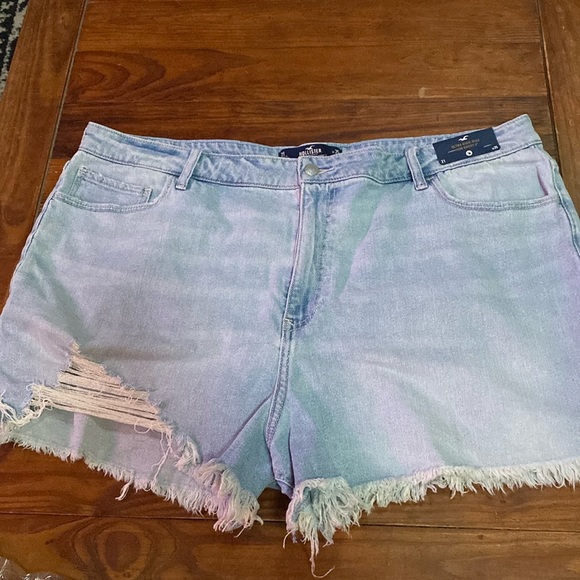 Hollister Pants - Hollister Ultra High Rise Mom Short 3”